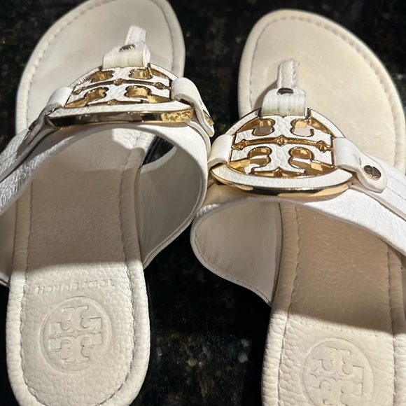 Tory Burch Amanda Flat Thongs  leather size 7 in grate shape With Box - Picture 9 of 9